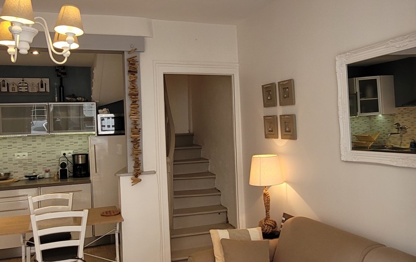 Location de vacances - Villa à Trouville-sur-Mer - escalier bois tournant