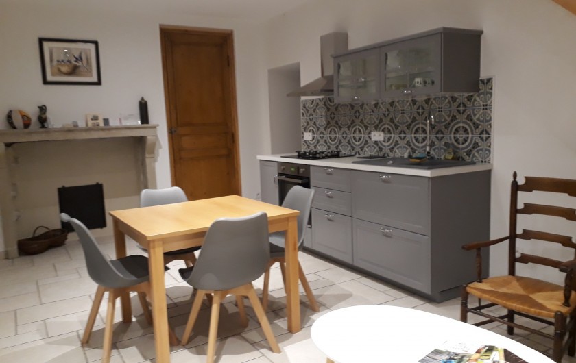 Location de vacances - Villa à Vosne-Romanée - Espace cuisine attenant au coin salon