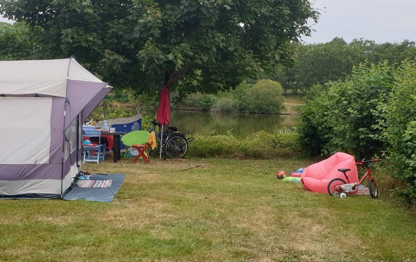 Location de vacances - Camping à Pressignac - Emplacement nu