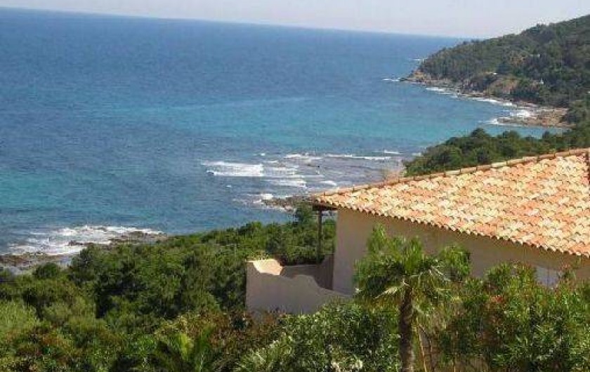 Location de vacances - Villa à Sainte-Lucie de Porto-Vecchio - Situation exceptionnelle face à la mer