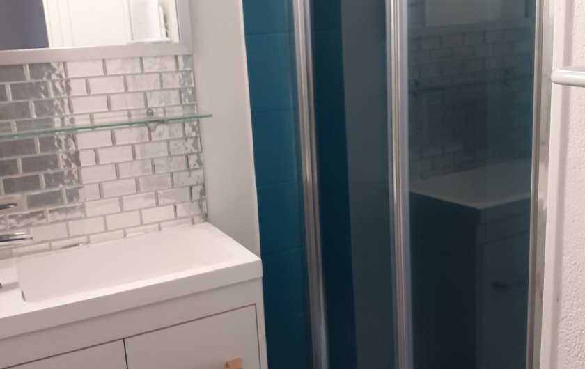 Location de vacances - Appartement à Chastreix - SALLE DE BAINS CHAMBRE 3