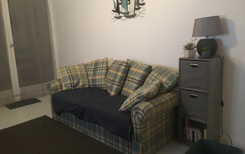 Location de vacances - Appartement à Cabourg - canapé convertible 2 places séjour