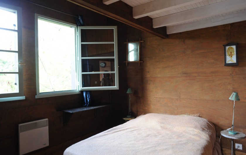 Location de vacances - Chalet à Le Cap Ferret - Grande chambre du haut .