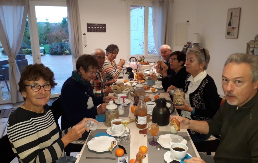 Location de vacances - Chambre d'hôtes à Castelnau-de-Montmiral - table d'hôtes et petit déjeuner entre les marcheurs