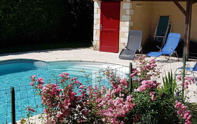 Location de vacances - Gîte à Issac - relax autour de la piscine