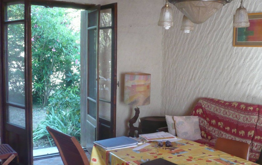 Location de vacances - Maison - Villa à Opoul-Périllos - salon-salle  à manger