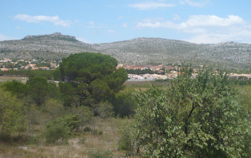 Location de vacances - Maison - Villa à Opoul-Périllos - en arrivant dans le village