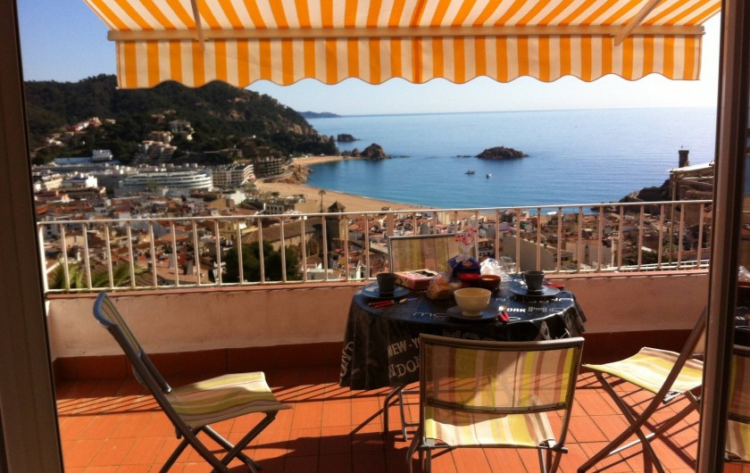 Location de vacances - Appartement à Tossa de Mar - TERRASSE LE MATIN DEPUIS LA SALLE