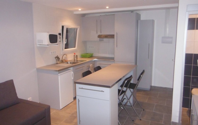 Location de vacances - Appartement à Tossa de Mar - CUISINE DONNANT SUR SALLE