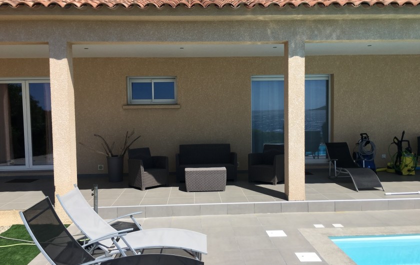 Location de vacances - Villa à Calcatoggio - Salon terrasse