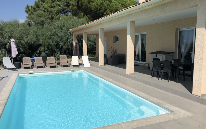 Location de vacances - Villa à Calcatoggio - Terrasse piscine