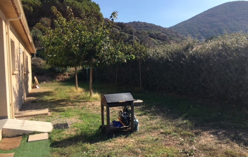 Location de vacances - Villa à Calcatoggio - Espace barbecue