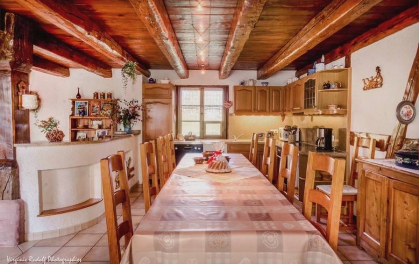 Location de vacances - Villa à Jebsheim - Cuisine séjour avec grande table monastère ..