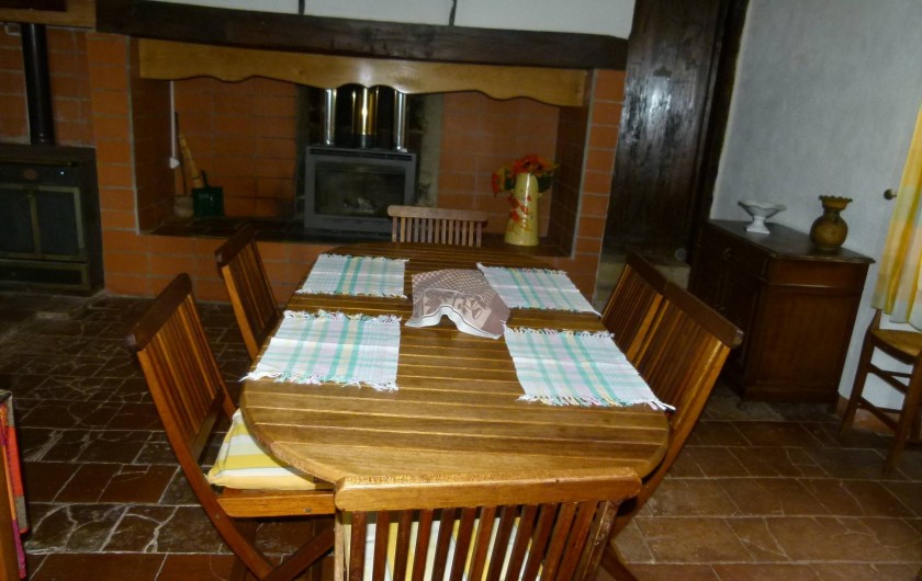 Location de vacances - Maison - Villa à Ornézan - Vue cuisine vers la chambre rose