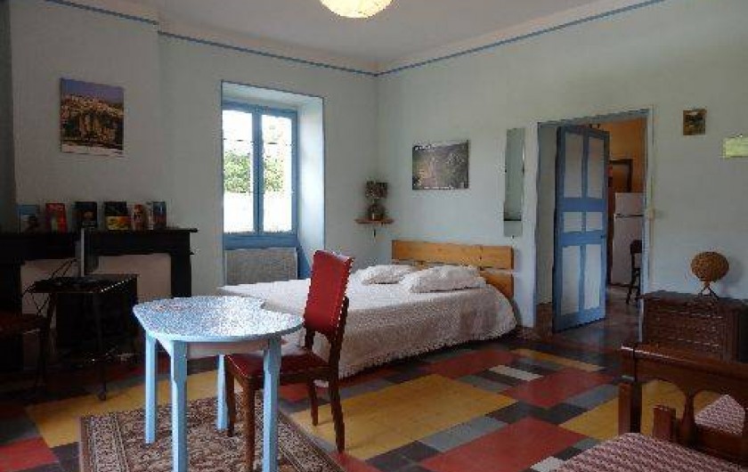 Location de vacances - Gîte à Saint-Paul-le-Jeune - Gite La Fontaine Chambre bleue  4 couchages