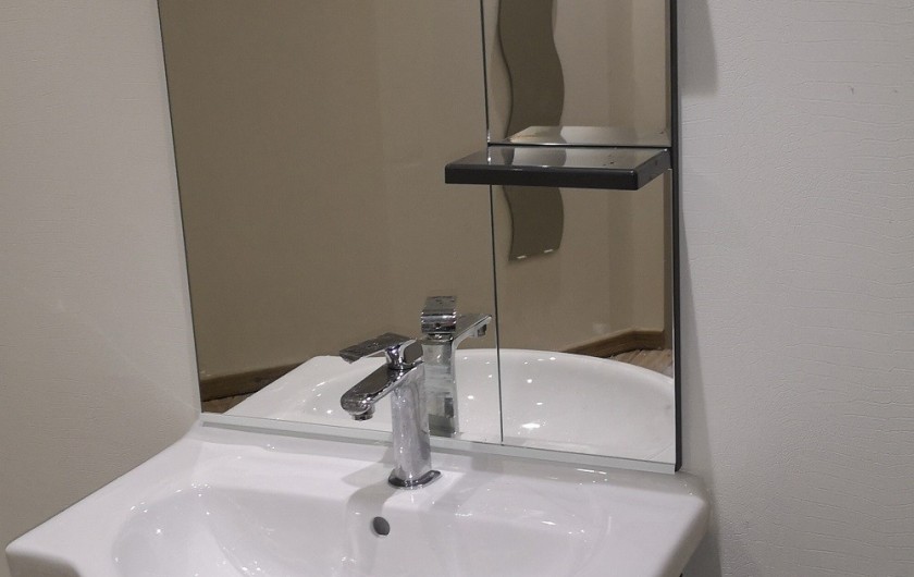 Location de vacances - Appartement à Gérardmer - SDB REZ DE JARDIN