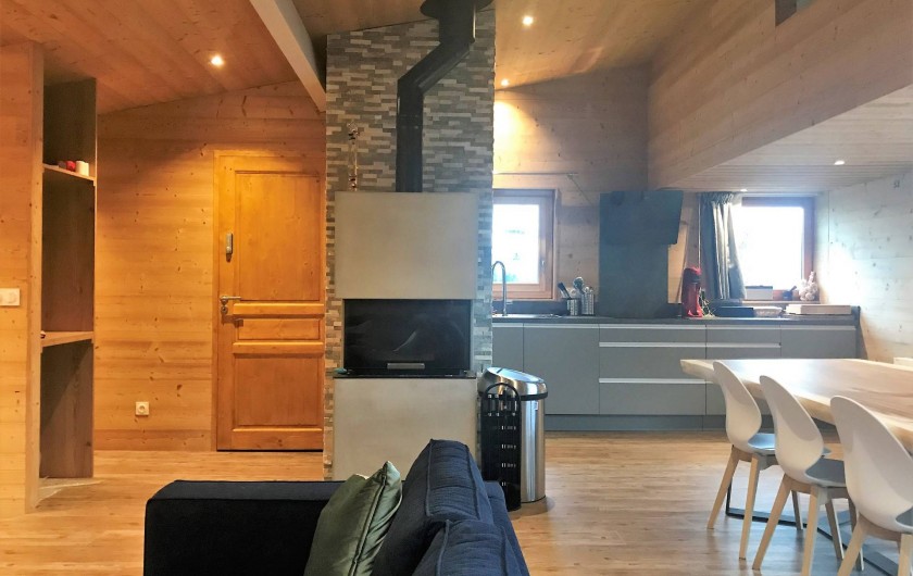 Location de vacances - Chalet à Les Avanchers-Valmorel - cheminée, bois à disposition