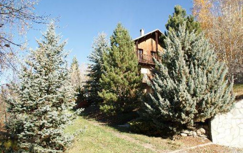 Location de vacances - Chalet à Briançon - arrivée sur le chalet par le parking