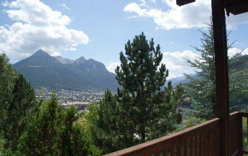 Location de vacances - Chalet à Briançon - vue du balcon à l'étage