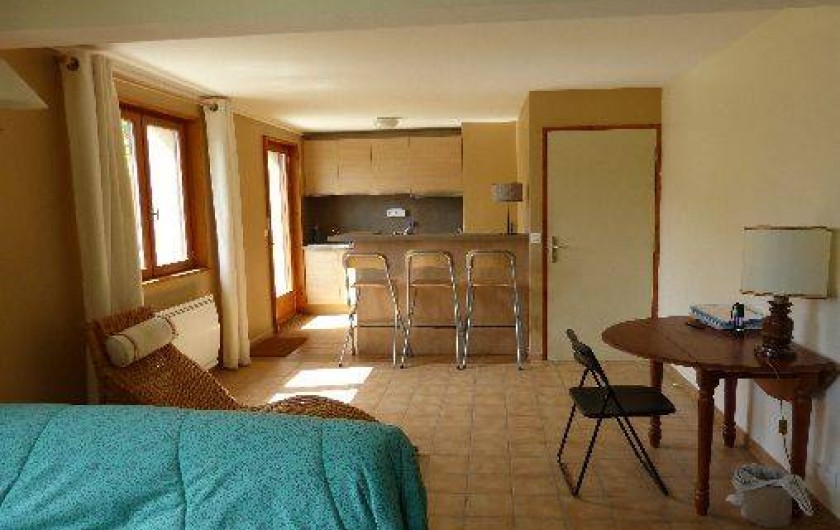 Location de vacances - Chalet à Briançon - coin salon et cuisine studio