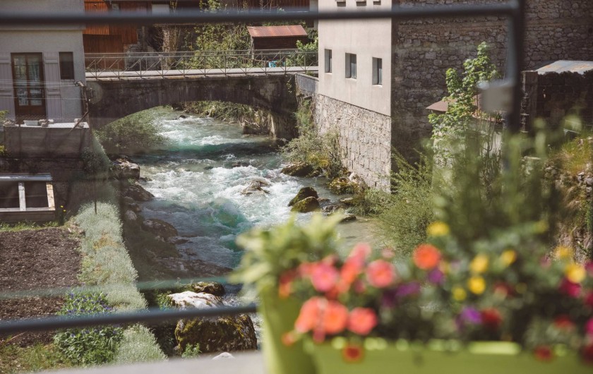 Location de vacances - Gîte à Saint-Pierre-d'Entremont - La Terrasse dominant le Guiers