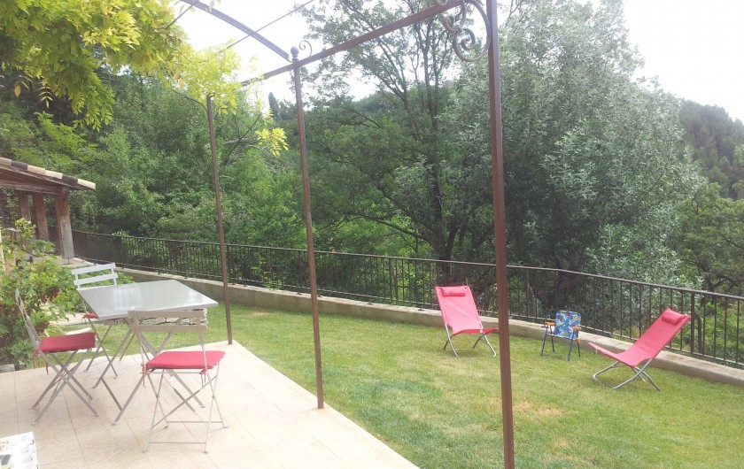 Location de vacances - Appartement à Le Teil - Terrasse et jardin de l'appartement