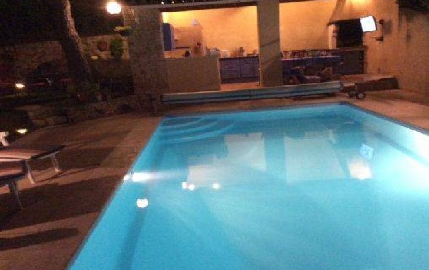 Location de vacances - Appartement à Le Teil - piscine en nocturne