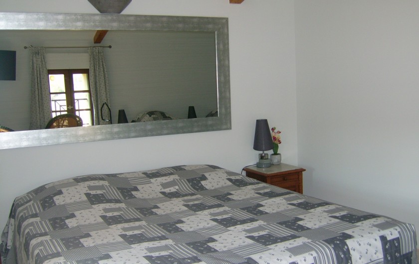 Location de vacances - Chambre d'hôtes à Divajeu - "les hirondelles "