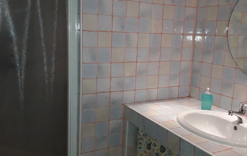 Location de vacances - Chambre d'hôtes à Divajeu - salle d'eau " les tourterelles "