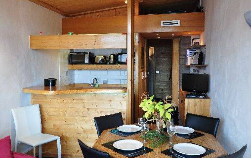 Location de vacances - Studio à Les Arcs - séjour-Cuisine/Bar charlotte Perriand