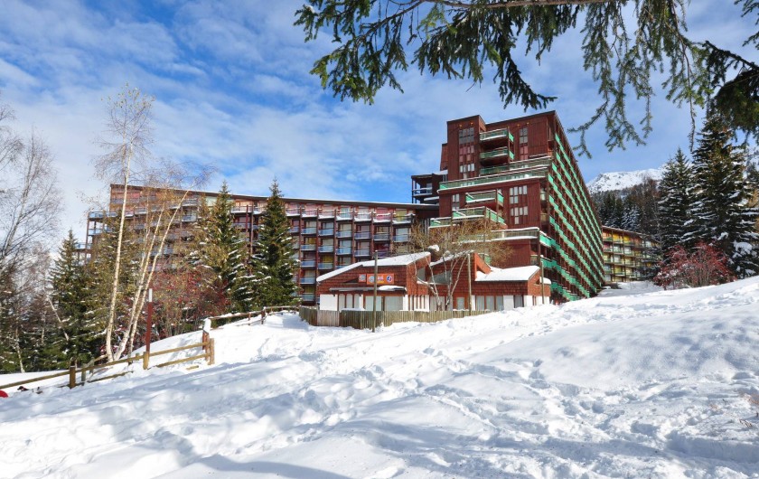 Location de vacances - Studio à Les Arcs - Résidences Belles-Challes-Lauzières (au premier plan)