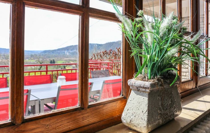 Location de vacances - Chambre d'hôtes à Saint-Sozy - Vue sur la Vallée