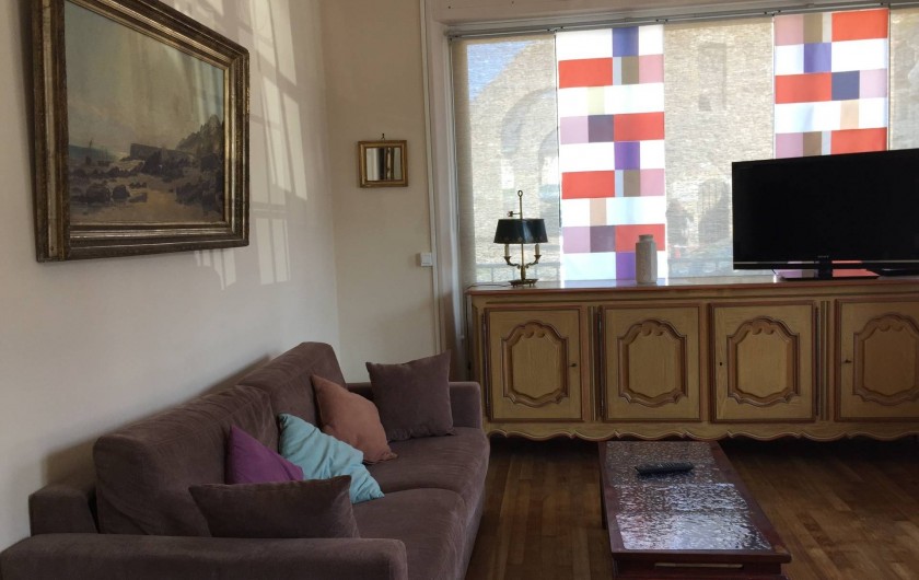 Location de vacances - Appartement à Saint-Malo - Téléviseur Sony 107cm