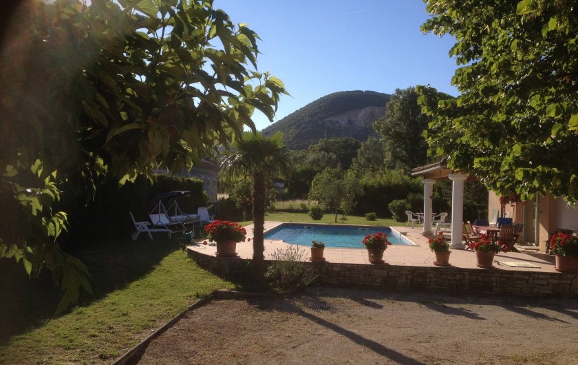 Location de vacances - Villa à Cruas - Piscine coté propriétaire accès partagé ; ouverture  10h à 12h & 14h à 18h