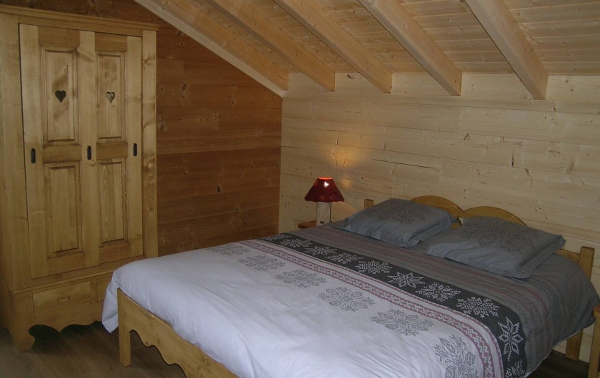 Location de vacances - Chambre d'hôtes à Septmoncel - Chambre 2 étage avec petit balcon