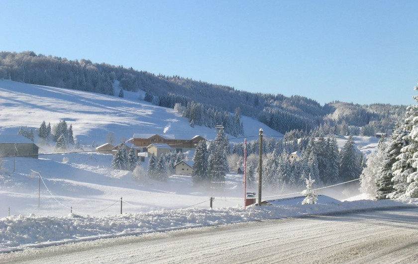 Location de vacances - Chambre d'hôtes à Septmoncel - Chalet Aux Brimbelles en hiver