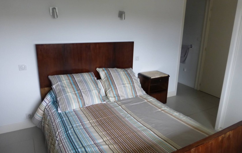 Location de vacances - Appartement à Soorts-Hossegor - appartement n°2:  chambre exposition Est avec sa salle de douche