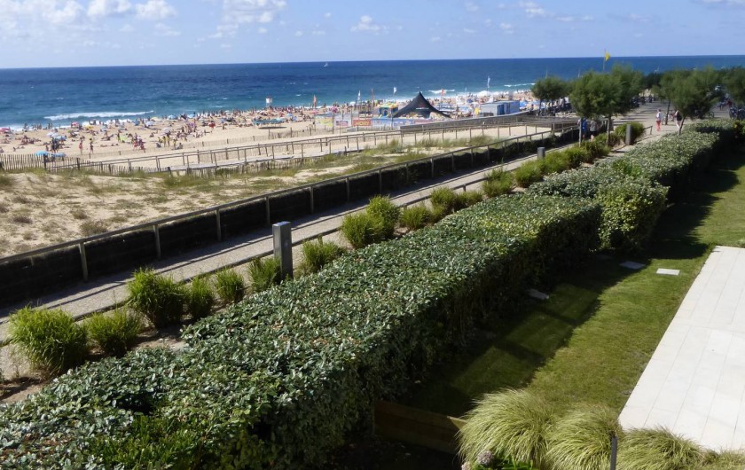 Location de vacances - Appartement à Soorts-Hossegor - appartement n°1: vue sur l'océan  depuis l'angle de la terrasse Ouest