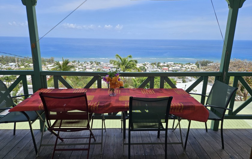Location de vacances - Chalet à Saint-Leu - Balcon vue sur le lagon pour les repas