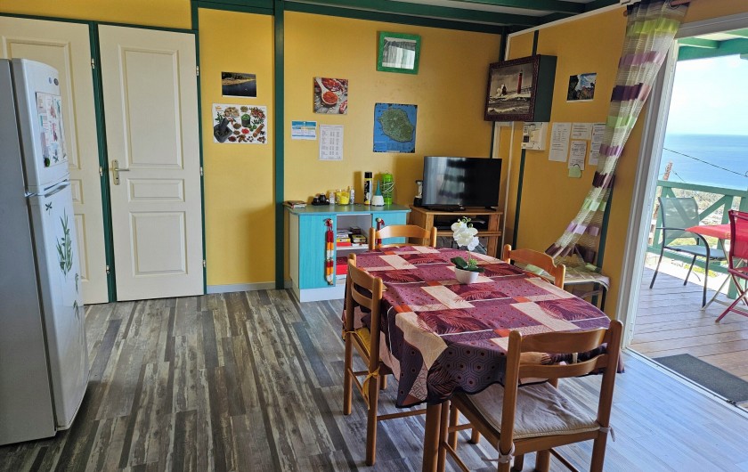 Location de vacances - Chalet à Saint-Leu - Salon cuisine vue sur ocean