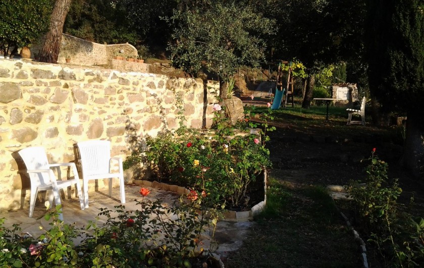 Location de vacances - Mas à Piégon - Petite Terrasse intime