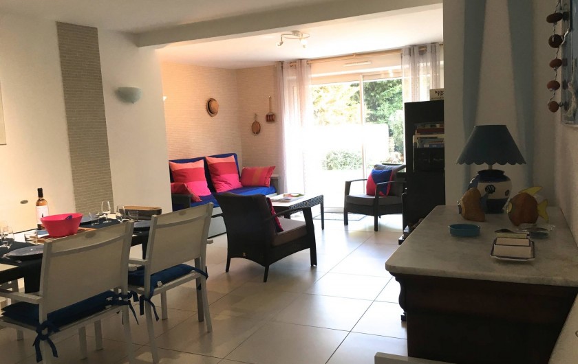 Location de vacances - Appartement à Sanary-sur-Mer - CAP SUD - Un lieu de vie où l'on prend plaisir à séjourner