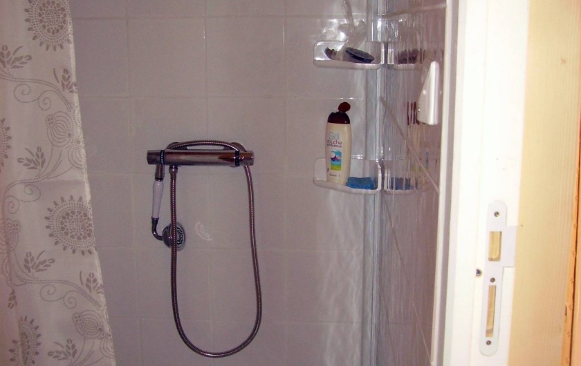 Location de vacances - Villa à Le Chambon-sur-Lignon - salle d'eau - douche