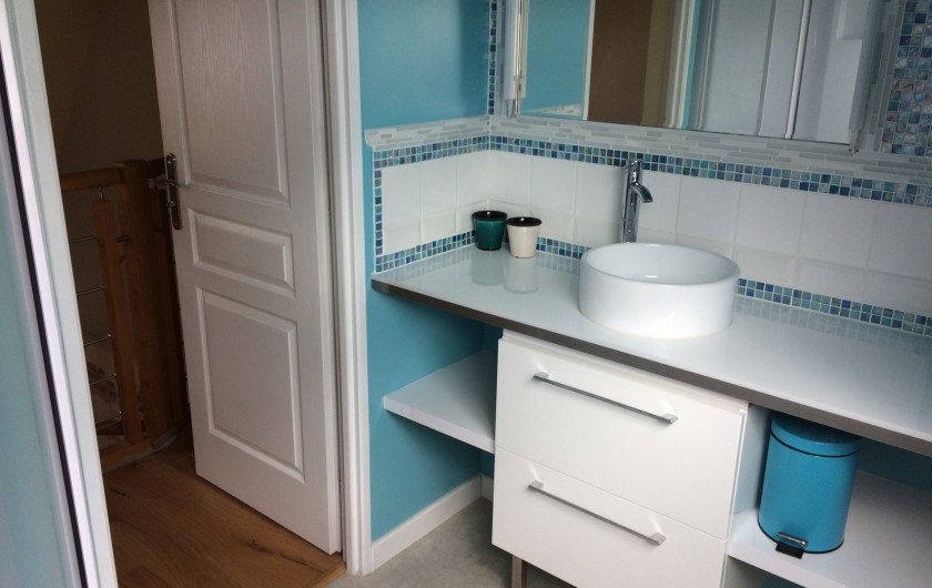 Location de vacances - Gîte à Bosville - salle d'eau 1e étage