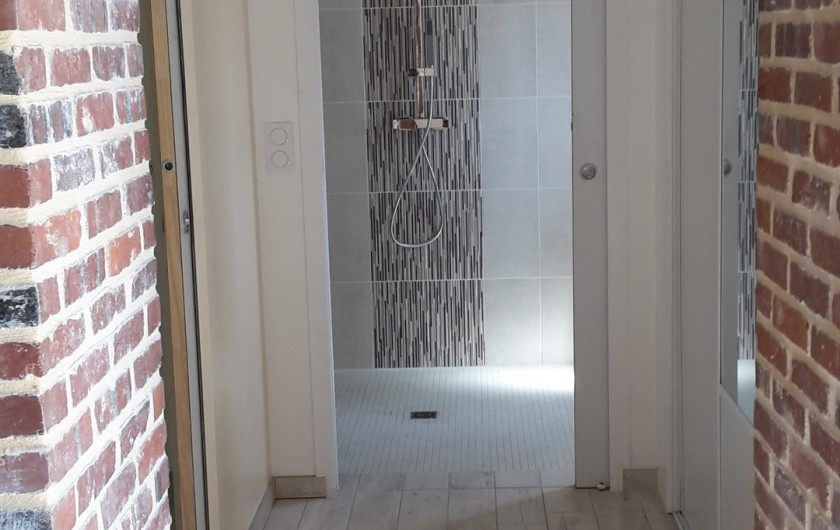 Location de vacances - Gîte à Bosville - accès salle d'eau et chambre rez de chaussée