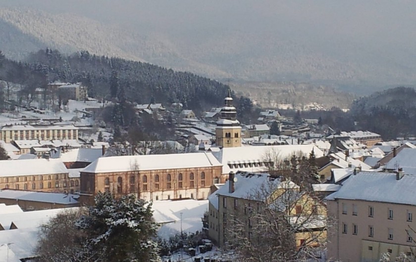 Location de vacances - Villa à Senones - Vue sur la vallée en hiver