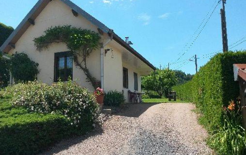 Location de vacances - Villa à Senones - Face avant face à la vallée