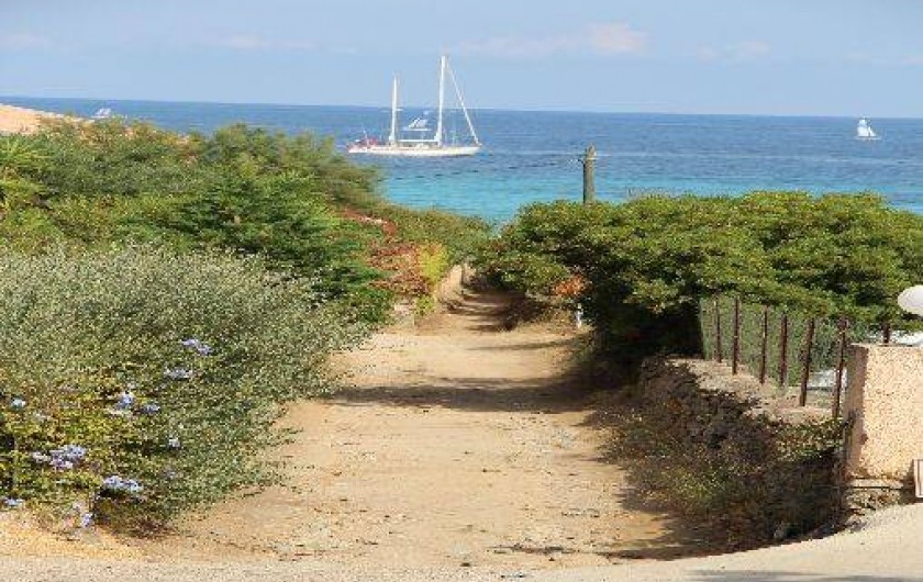 Location de vacances - Appartement à L'Île-Rousse - chemin de la plage