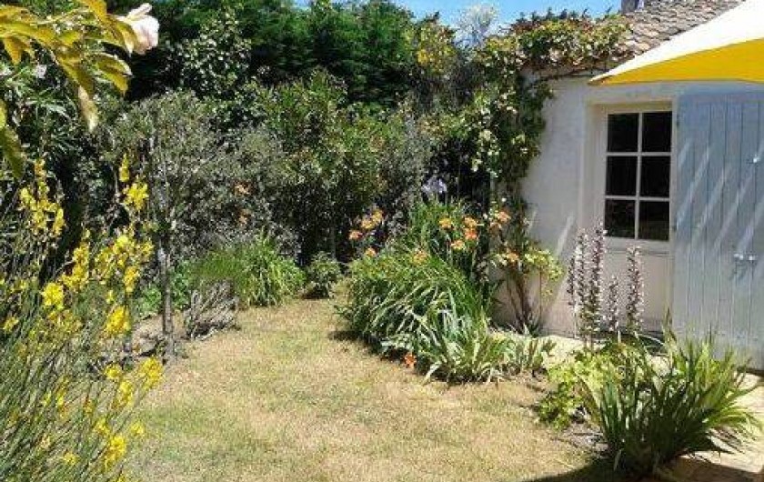 Location de vacances - Maison - Villa à Saint-Clément-des-Baleines - entrée chambre 3 sur jardin 