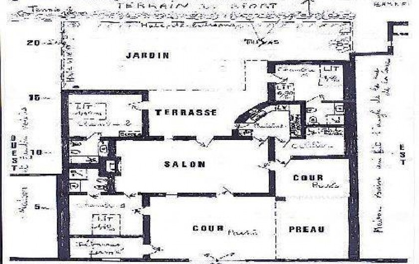 Location de vacances - Maison - Villa à Saint-Clément-des-Baleines - plan de la maison en forme de H  (photo déformée, façade 15m coté 22m)